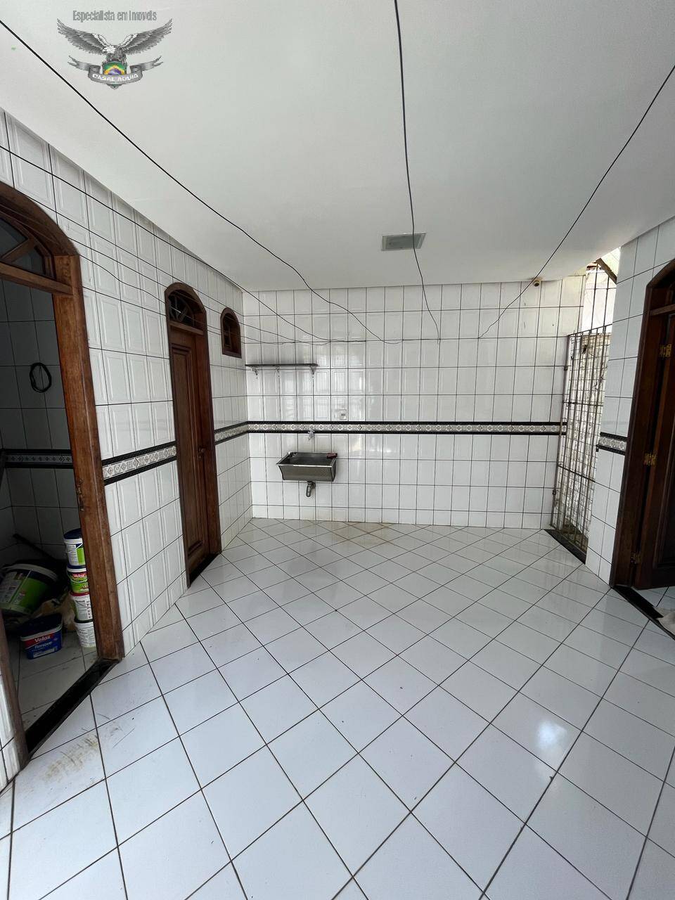 Casa de Condomínio à venda com 3 quartos, 300m² - Foto 4