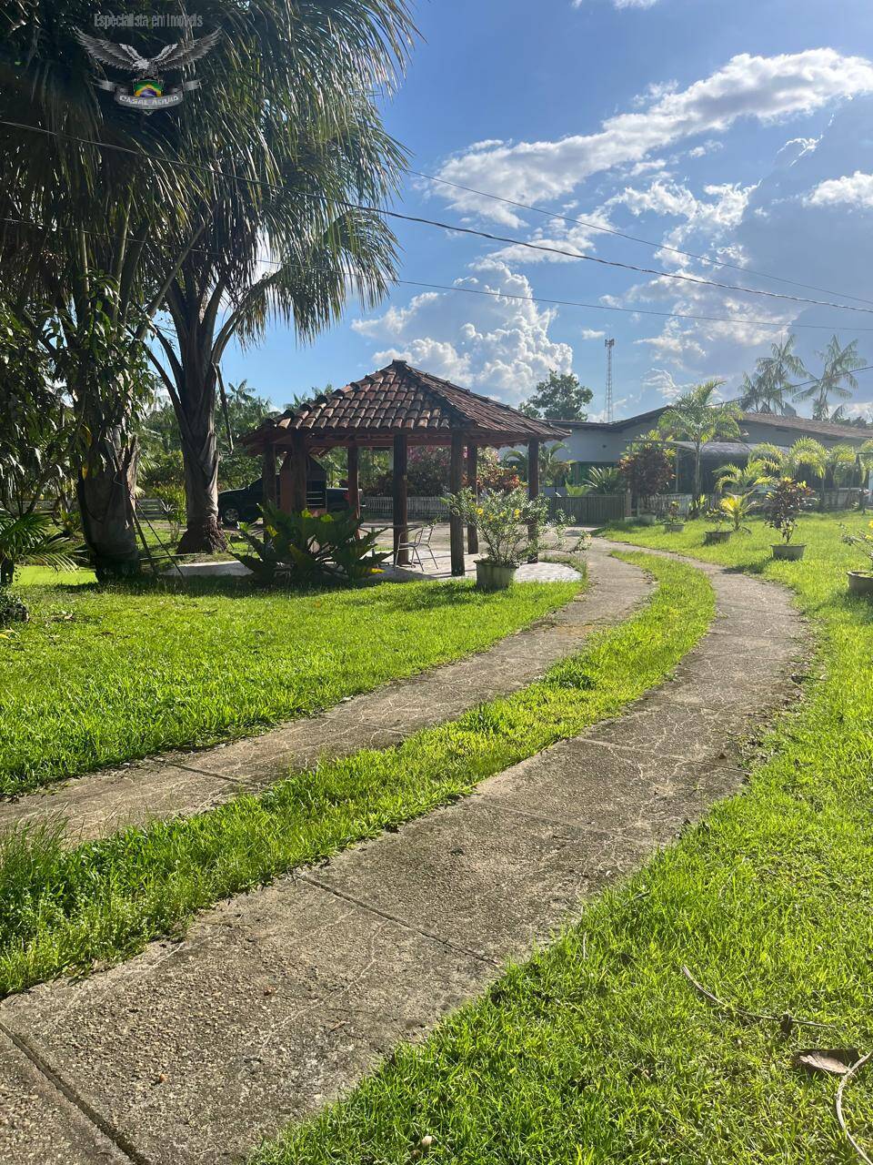 Fazenda à venda com 3 quartos, 300m² - Foto 1